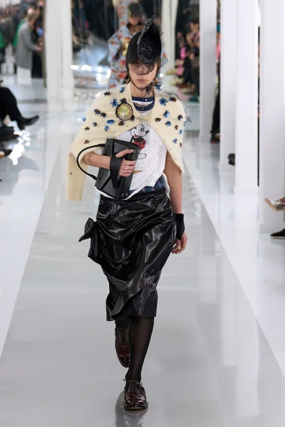 Look 29